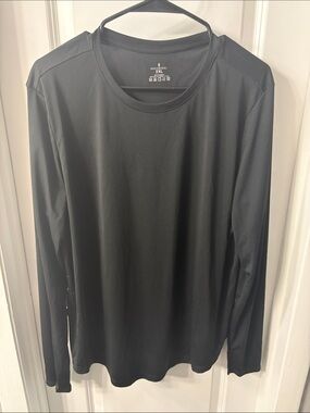 Soothfeel Black Long-Sleeve Athletic Tee